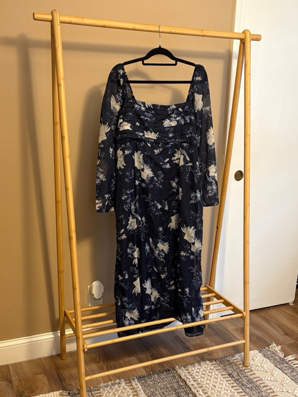 Abercrombie & Fitch Navy and Cream Floral Square-Neck Long Sleeve Midi Dress